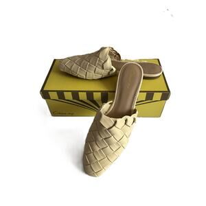 NIB Circus NY by Sam Edelman Olena Eggshell Woven Flat Mule Size 8